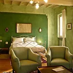 Relais Vimercati Bed & Breakfast 3*