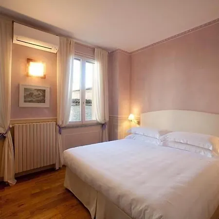 Bed & Breakfast Relais Vimercati 3*